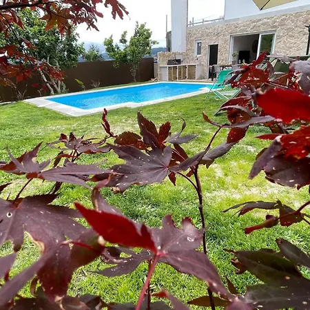 O Lar De Laura Casa Familiar Escapada Tranquila Con Piscina Y Sala De Juegos Cerca De