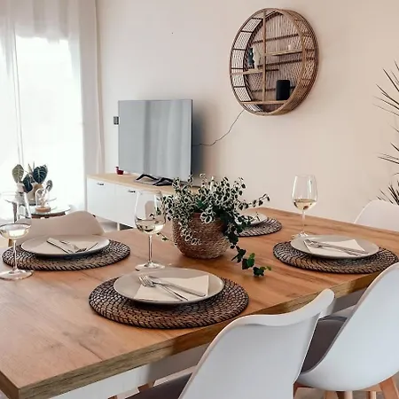 O Lar De Laura Casa Familiar Escapada Tranquila Con Piscina Y Sala De Juegos Cerca De *