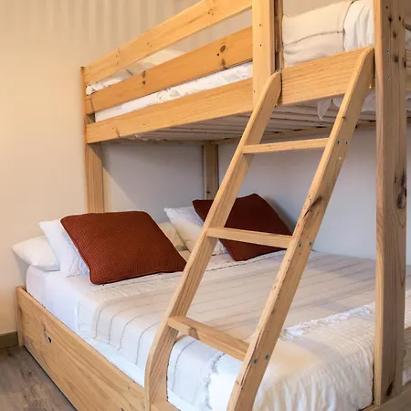 O Lar De Laura Casa Familiar Escapada Tranquila Con Piscina Y Sala De Juegos Cerca De 別荘 ヴィーゴ