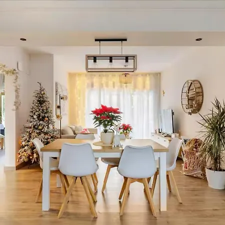 펜션 O Lar De Laura Casa Familiar Escapada Tranquila Con Piscina Y Sala De Juegos Cerca De 비고