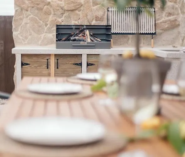 O Lar De Laura Casa Familiar Escapada Tranquila Con Piscina Y Sala De Juegos Cerca De Vigo