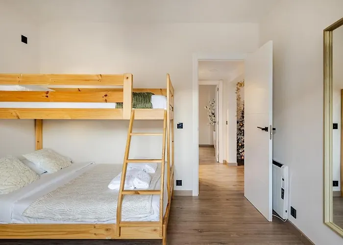 O Lar De Laura Casa Familiar Escapada Tranquila Con Piscina Y Sala De Juegos Cerca De *