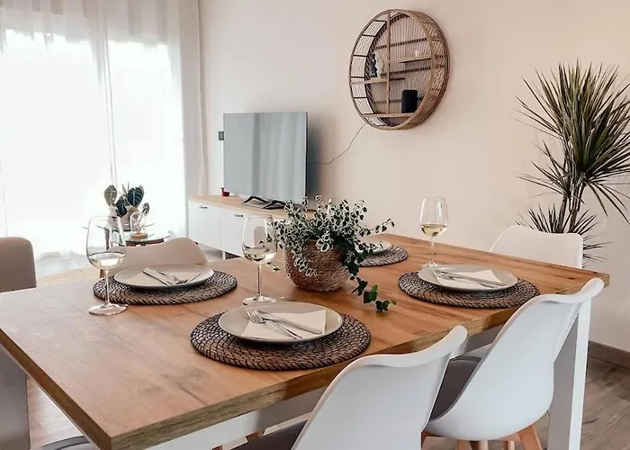 O Lar De Laura Casa Familiar Escapada Tranquila Con Piscina Y Sala De Juegos Cerca De *